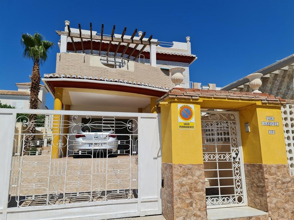 Chalet Los Jarrones Torre Del Mar Bagian luar foto