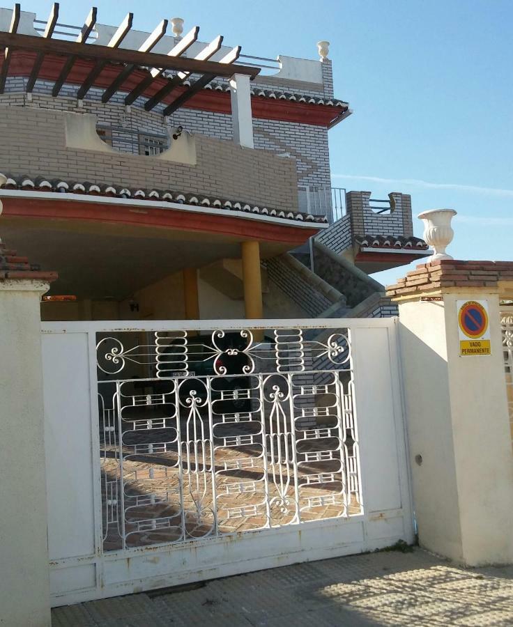 Chalet Los Jarrones Torre Del Mar Bagian luar foto