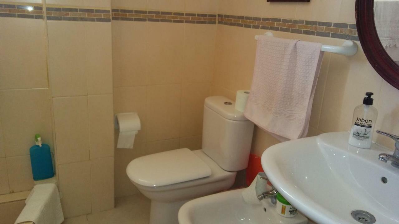 Chalet Los Jarrones Torre Del Mar Bagian luar foto